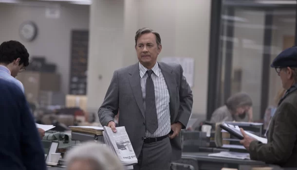 O filme de Steven Spielberg na Netflix, com Tom Hanks, que vai te fazer se sentir um jornalista investigativo