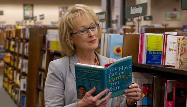 Meryl Streep e Tommy Lee Jones te ensinam a reacender as chamas do amor quando tudo parece perdido, em romance na Netflix