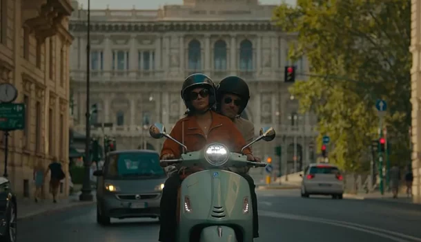 Comédia policial, charmosa e encantadora, é o filme mais divertido que você vai assistir na Netflix esta semana