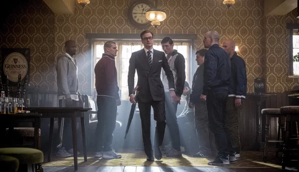 Comédia de ação com Colin Firth e Samuel L. Jackson, na Netflix, é o filme mais visto do mundo na atualidade