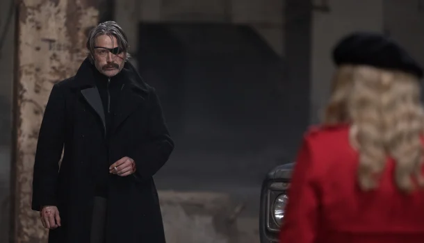 Inspirado em ‘Kill Bill’ e ‘John Wick’, filme de ação com Mads Mikkelsen está na Netflix