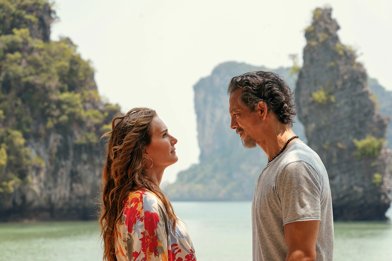 A comédia romântica da Netflix mais assistida de 2024, com Brooke Shields e Benjamin Bratt