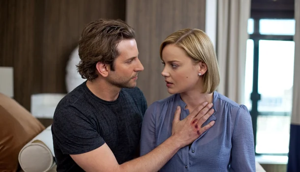 Na Netflix: o thriller com Robert De Niro e Bradley Cooper que esconde um segundo filme dentro do primeiro — e merece ser visto duas vezes