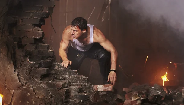 Com Jamie Foxx e Channing Tatum, thriller de ação eletrizante vai fazer seu sangue virar adrenalina, na Netfli