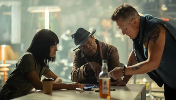 Filme de ação com Maggie Q e Samuel L. Jackson entra no top 10 global da Netflix e é um dos mais assistidos do mês
