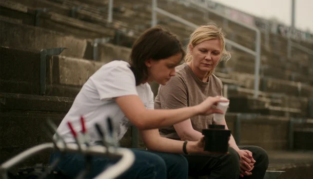 Filme mais caro lançado pela A24 até agora, thriller impiedoso com Wagner Moura e Kirsten Dunst é obra-prima na Max