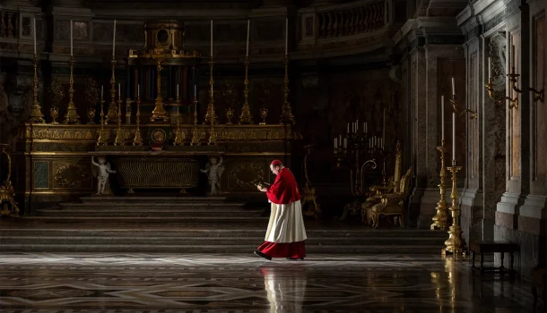 O que acontece quando o Papa morre? Esse filme vencedor do Oscar te conta todos os segredos! No Prime Video