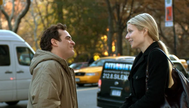 O filme do Prime Video que transforma Noites Brancas, de Dostoiévski, em febre existencial — com Joaquin Phoenix incendiando tudo