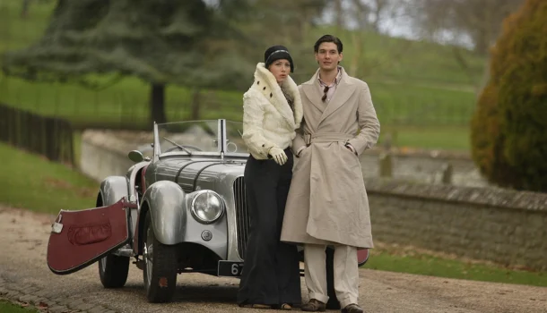 Comédia elegante e sagaz com Jessica Biel e Colin Firth, na Max