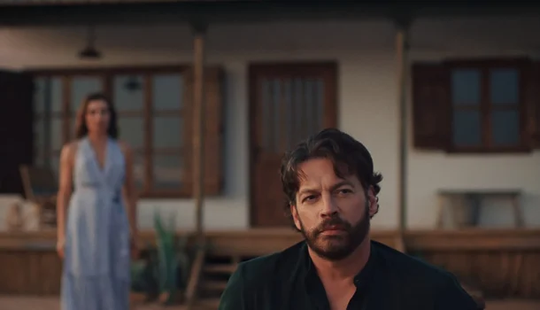 Uma comédia romântica irresistível na Netflix que vai fazer você sorrir do começo ao fim