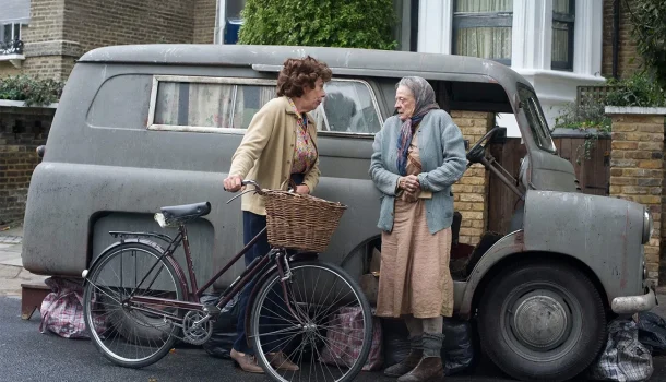 Fofinha e inspiradora, comédia com Maggie Smith, na Netflix, merece espaço na sua televisão
