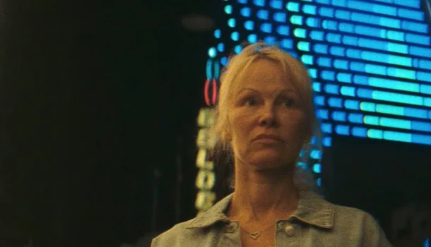 Esqueça a loira explosiva: novo filme de Pamela Anderson é uma carta de despedida e renascimento. Já está no Prime Video