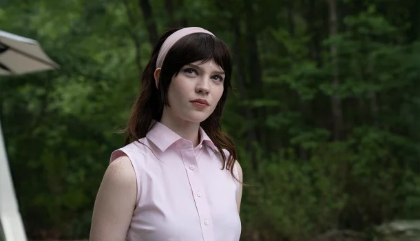 O melhor filme de 2025, até agora: uma história de amor bizarra que lotou os cinemas acaba de chegar sob demanda ao Prime Video