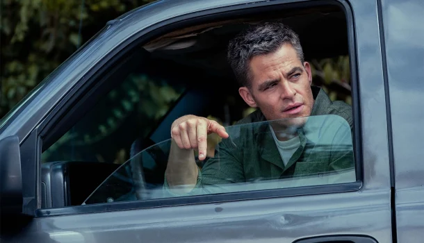 Thriller de ação com Chris Pine e Kiefer Sutherland que está no Prime Video e você nunca ouviu falar