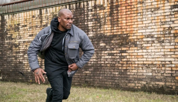 Na Netflix, o filme de ação mais brutal da semana: 108 minutos sem fôlego, sem pausa, sem perdão