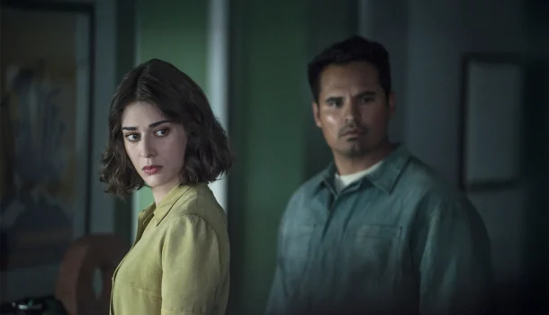 Se você ama “Alien” e “Predador”, não vai querer perder thriller de ficção científica com Michael Peña e Lizzie Caplan na Netflix
