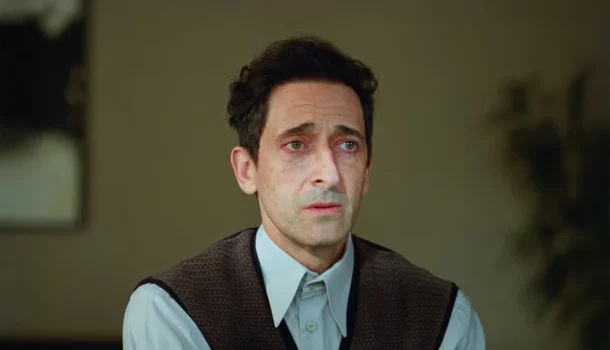 O melhor filme de 2025 acaba de estrear no Prime Video — e você vai entender o Oscar de Adrien Brody nos primeiros 10 minutos