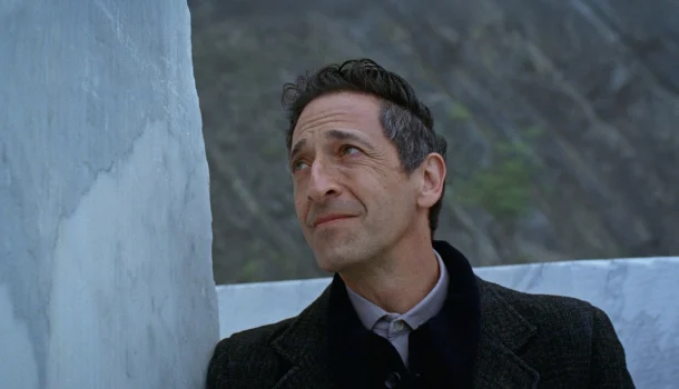 O melhor filme de 2025 acaba de chegar ao Prime Video: a obra-prima que rendeu o Oscar a Adrien Brody