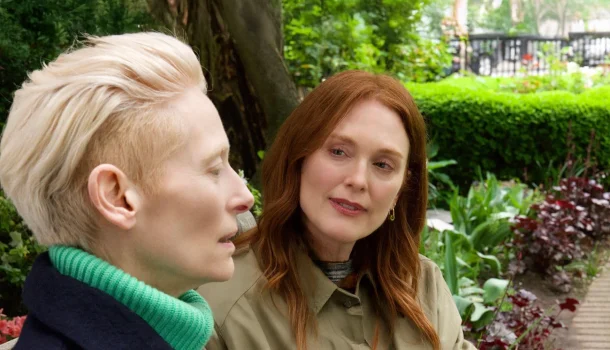 O melhor filme de abril: obra-prima com Tilda Swinton e Julianne Moore acaba de estrear na Netflix
