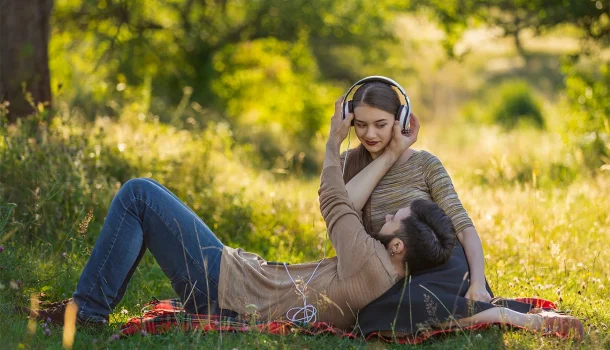 A linguagem perfeita do amor: 5 livros que unem literatura, música e romance