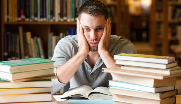 7 livros tão impactantes que você vai precisar de terapia para superar