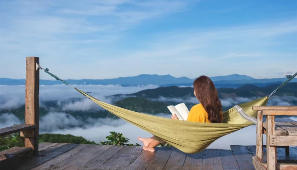5 livros que parecem calmos, mas vão te destruir emocionalmente (e você vai agradecer)