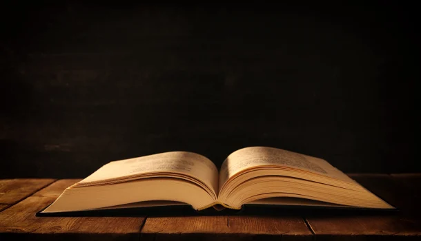 7 livros que dariam séries melhores que Game of Thrones — e ninguém está filmando (ainda)