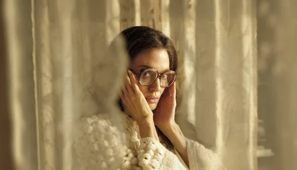 Atuação de Angelina Jolie que surpreendeu ao não ser indicada ao Oscar 2025 chega ao streaming
