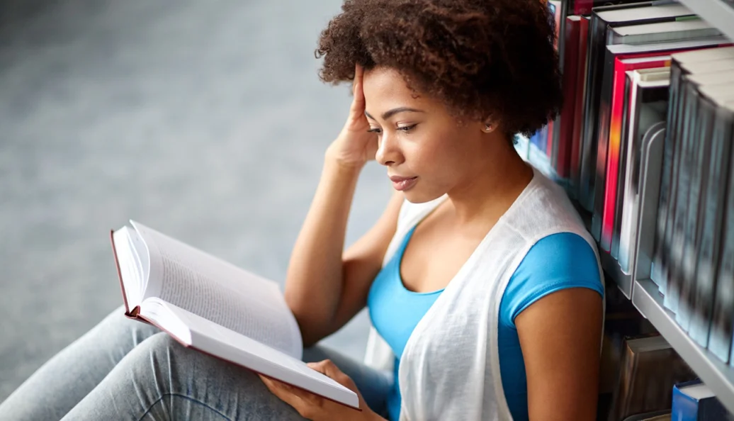 Mulher Lendo