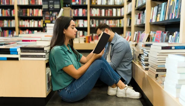 5 cinco livros mais vendidos no mundo em 2025 (já traduzidos no Brasil), segundo a lista do The New York Times