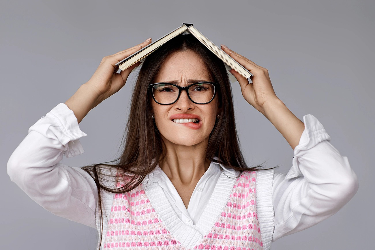 O que a lista de livros mais vendidos em 2025 no Brasil revela sobre nós