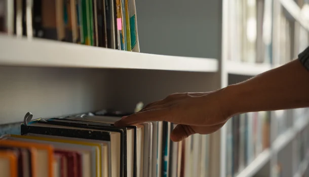 4 livros nacionais vencedores do Jabuti que você precisa ler imediatamente