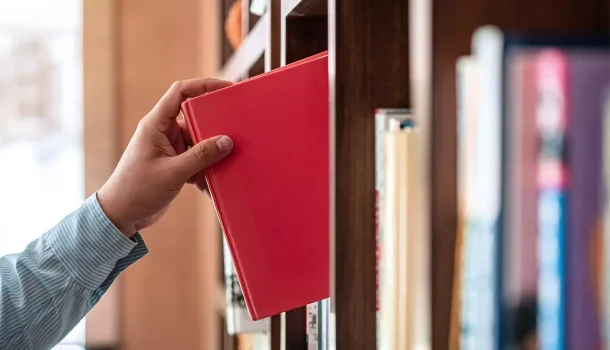 10 leituras perfeitas para quem anda com bloqueio de leitura (ou só preguiça mesmo)