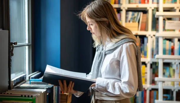5 livros sobre amadurecimento — que vão te confortar ou te dar um banho de água fria
