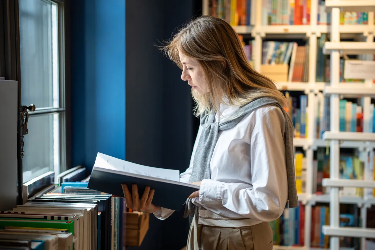 5 livros sobre amadurecimento — que vão te confortar ou te dar um banho de água fria