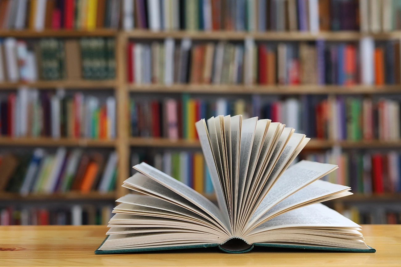 Só 3 livros podem viver. Os outros 27 somem da história. E o que isso revela sobre você?