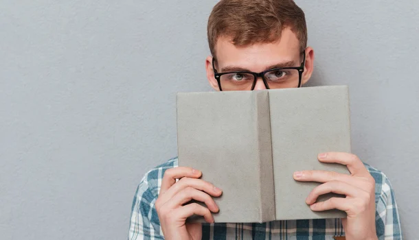7 livros que irritam profundamente quem finge que é culto