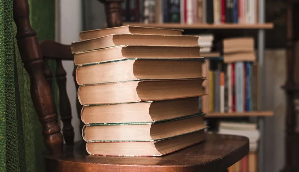 Literatura que fede, sua, sangra — 5 livros viscerais, incômodos, vivos