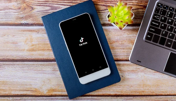 4 livros que viralizaram no TikTok e realmente valem a pena