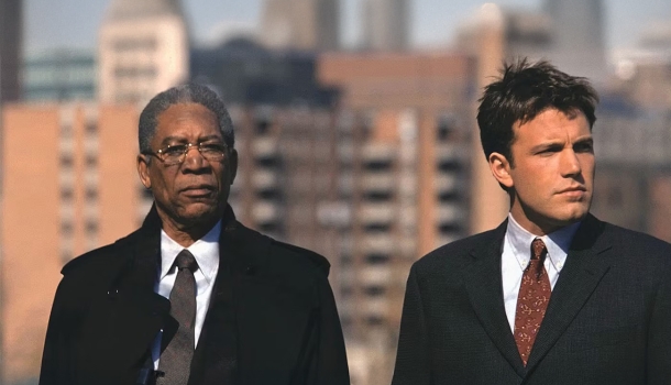 Adaptação de best seller de Tom Clancy, thriller de ação com Morgan Freeman e Ben Affleck está na Netflix