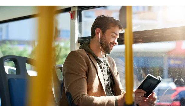 Delírio, vertigem e loucura: 6 livros que vão te fazer querer largar tudo e viver intensamente