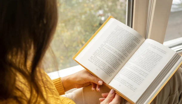 8 livros para ler quando a vida parece estar em modo avião