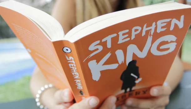 Stephen King é o McDonald’s da literatura?