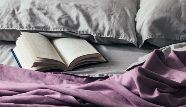 5 livros que vão te convencer a ficar em casa lendo o fim de semana inteiro