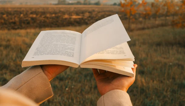 4 livros que começam pequenos e terminam enormes dentro de você