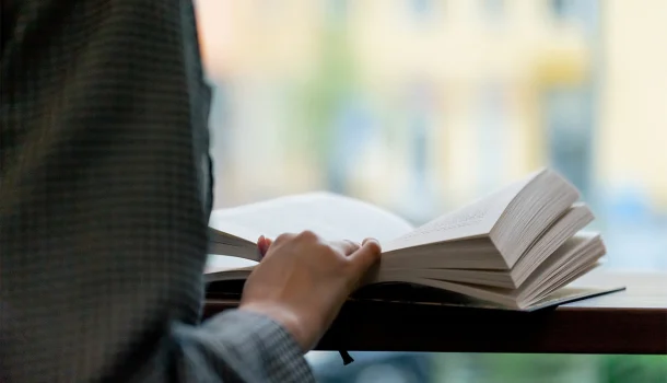 5 livros para quem está perdido na vida — e quer continuar um pouco mais