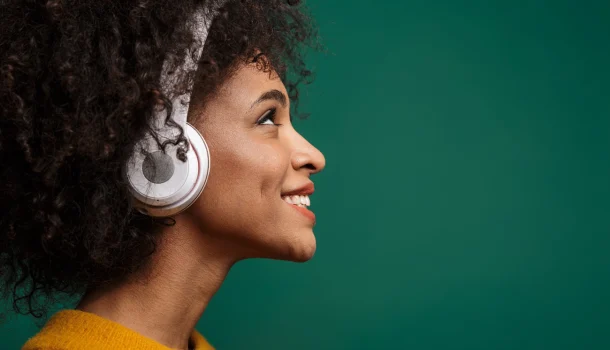 Ouvir audiolivro é como dizer que foi ao Louvre porque viu fotos no Instagram: pura autoilusão