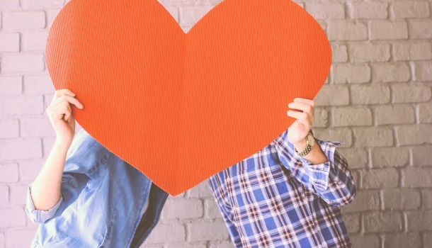Por que os casais estão mais apaixonados no Instagram do que na vida real