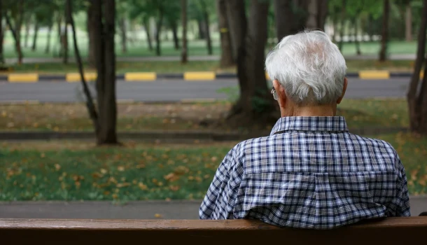 Ele tinha Alzheimer, mas se lembrava de um único livro. Todos os dias
