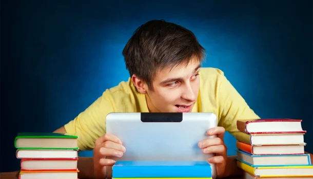 7 livros que se tornaram febre — e depois viraram motivo de piada